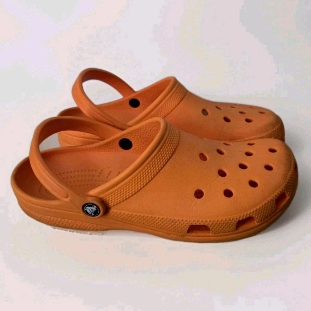 Crocs Classic Clogs Men's Size 11 Orange Slip-On Sandals